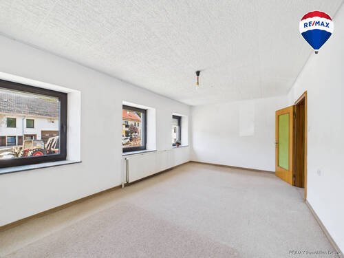 RE/MAX Immobilien DeLux Haus Losheim am See - Waldhölzbach - 