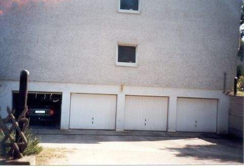 Tiefgaragen mit Zufahrt - 