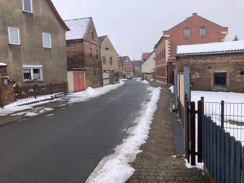 Straßenzug - Mehrfamilienhaus, Wohnhaus in Lützen