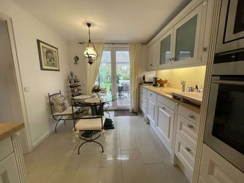 Küche mit Zugang zum Garten - 