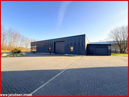 Gewerbekomplex Westansicht - 