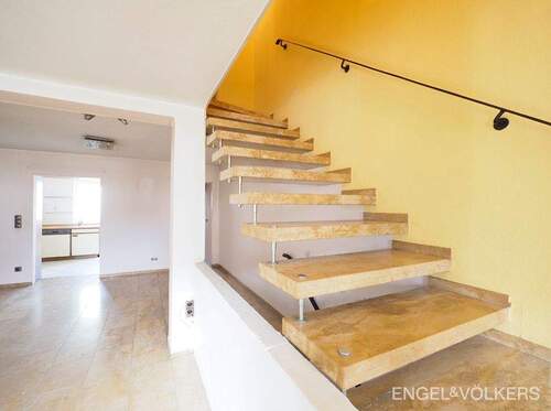 Bild 2 - 3 Zimmer Einfamilienhaus zum Kaufen in Saarbrücken