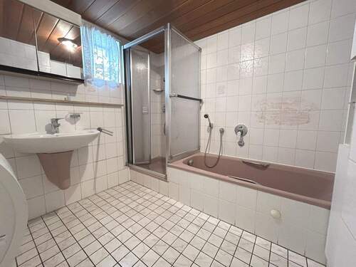 Haupthaus: Erdgeschoss Bad - 