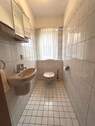 Haupthaus: Erdgeschoss Gäste-WC - 