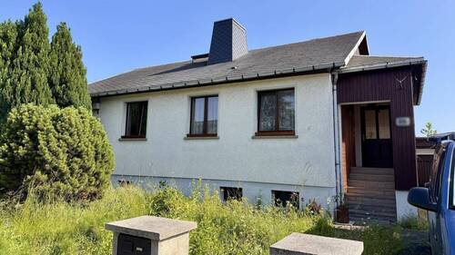 Straßenansicht - 7 Zimmer Einfamilienhaus zum Kaufen in Hainichen