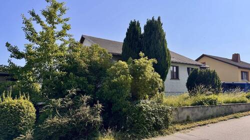 Straßenansicht - 7 Zimmer Einfamilienhaus in Hainichen