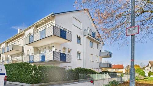 Blick von Osten - Moderne 3-Zimmer-Erdgeschosswohnung: Ideal für Familien und Paare