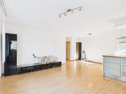 Wohnzimmer - 3 Zimmer Etagenwohnung zum Kaufen in Waiblingen