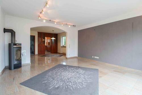 Wohnzimmer - 5 Zimmer Einfamilienhaus in Babenhausen