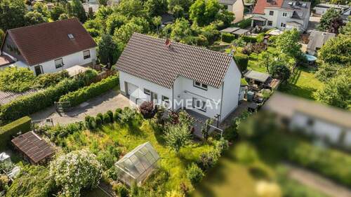 Außenansicht Drohne 4-1 - Familienidyll in Beucha: Ruhiges EFH auf zwei Etagen mit Garten, Südwestterrasse & Garage
