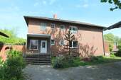 2 Familienhaus - Resthof mit Zweifamilienhaus - Mehrzweckhalle - Stall - Biotop in Wasbüttel