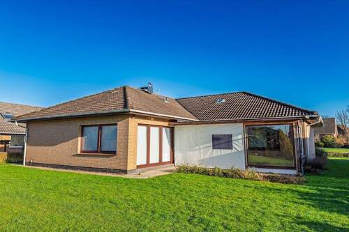 Hausansicht - 4 Zimmer Einfamilienhaus in Butjadingen