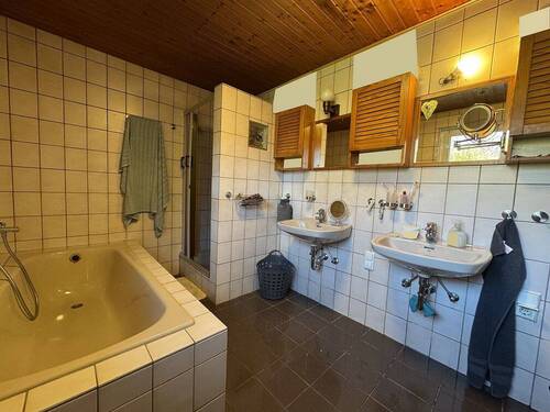 Badezimmer (Vollbad) - 