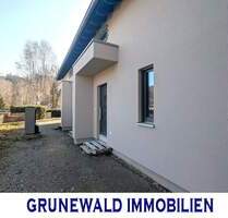 Neuer Preis! Kein Baustress: Modernes Doppelhaus (Baujahr 2024) mit Wintergarten & PV. - Eisenberg