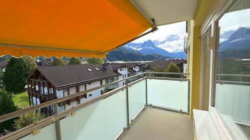 Balkon mit Markise - 