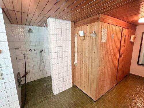 Sauna mit Duschbereich KG - 