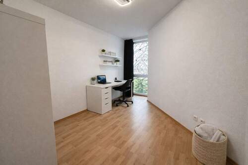 90d5c358-0941-4a14-bc91-2d668133ce2d - 