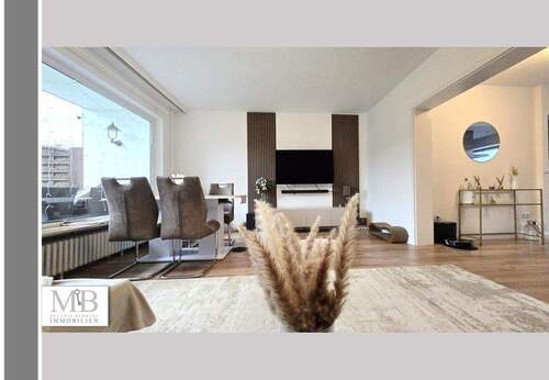 Wohnzimmer - Blick in d. Garten - 5 Zimmer Doppelhaushälfte in Norderstedt