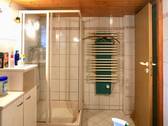 Bad mit Dusche - 