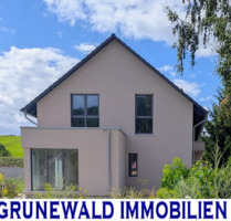 Neuer Preis! Neubau 2024 -DHH mit Wintergarten & PV – Jetzt individuell fertigstellen! - Eisenberg Kursdorf