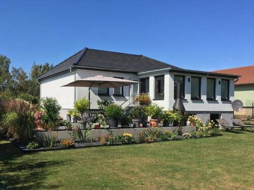 Hausansicht - Moderner Bungalow mit Seeblick in Reimershagen