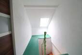 Abstellnische an der Treppe - 