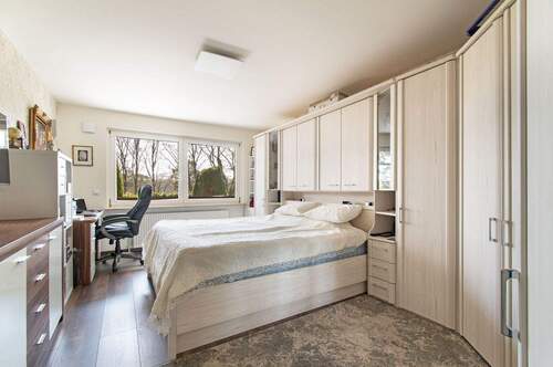 Schlafzimmer zum Garten- ein Idyll.jpg - 