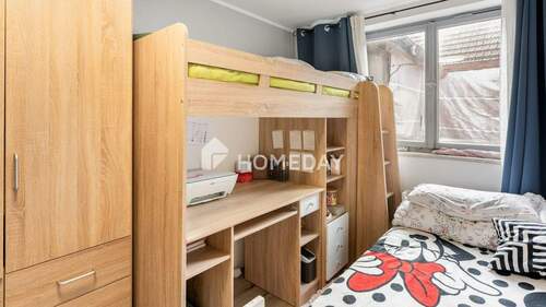 1. OG Schlafzimmer 1 1 - 