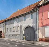 Saniertes Einfamilienhaus mit ELW, großzügiger Raumvielfalt, EBK, Kaminöfen, Innenhof & Scheune - Neubrunn Böttigheim