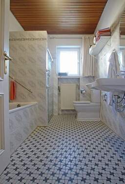 Whg. 1 - Voll- und Duschbad - 