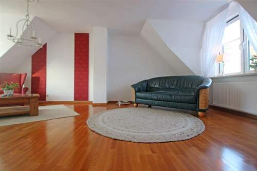 Whg. 2 - Wohnzimmer - Bild 1 - 9 Zimmer Mehrfamilienhaus, Wohnhaus in Aumühle b Hamburg