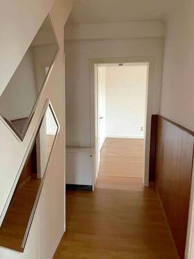 Flur (2) - Etagenwohnung mit 65,00 m&sup2; in Nideggen zur Miete