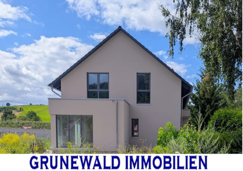 Ansichten - Neuer Preis! Kein Baustress: Neubau 2024 -DHH mit Wintergarten & PV