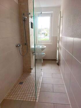 Ebenerdiges Duschbad - WALK-IN-Dusche - 3R ab sofort frei
