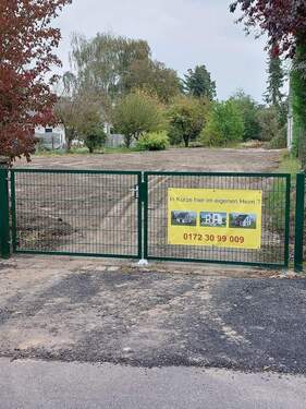 Blick auf das Grundstück mit Baustraße - Grundstück zum Kaufen in Panketal