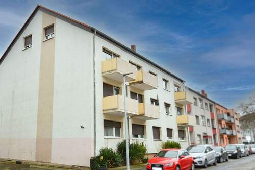 Straßenansicht - Gut geschnitte 3-Zimmer-Wohnung in Mannheim-Rheinau