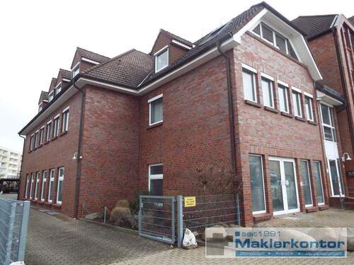 Gebäudeansicht - +++große Eigentumswohnung mit Gewerbefläche und Praxisräumen+++