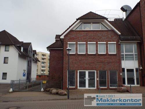 Straßenansicht - 7 Zimmer Etagenwohnung zum Kaufen in Demmin