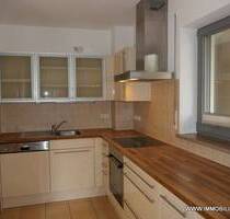 # Begehrte Lage! Hochwertige Wohnung mit Einbauküche und Carport ! - Bamberg