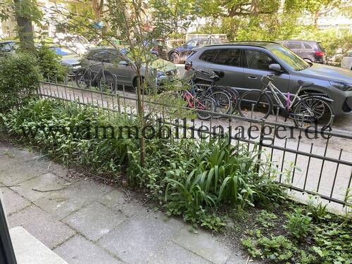 Terrasse vorne - 2 Zimmer Etagenwohnung zur Miete in Hamburg