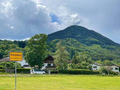 Ein Ort zum Wohlfühlen - Baugrundstück in begehrter Wohnlage mit Baugenehmigung für einen Dreispänner und einem Doppelhaus
