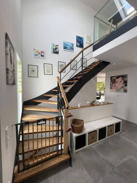 EG - Flur Treppenaufgang EG/OG - 