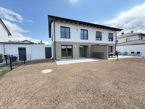 IMG_8801.jpeg - Provisionsfrei ! Klimafreundlicher NeubauDHH KfW40 mit PV und Speicher