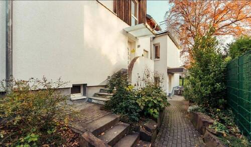 Eingangsbereich vorn u. hinten - 8 Zimmer Mehrfamilienhaus, Wohnhaus in Bergisch Gladbach