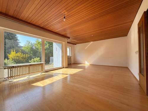 Wohnzimmer - 6 Zimmer Doppelhaushälfte zum Kaufen in Kaiserslautern