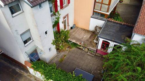 Innenhof - Mehrfamilienhaus, Wohnhaus mit 203,00 m² in Lahr/Schwarzwald zum Kaufen