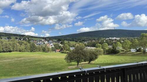 Ausblick Loggia - 1 Zimmer Mehrfamilienhaus, Wohnhaus zum Kaufen in Bischofsgrün