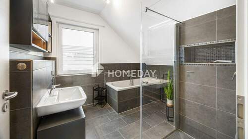 1. OG Badezimmer 1 - 