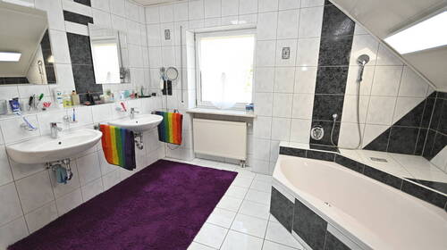 Badezimmer mit... - 