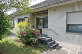 S-O Ansicht mit Terrasse vor der Küvhe - 
